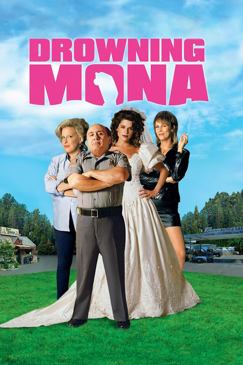 Bette Midler in Drowning Mona (2000)